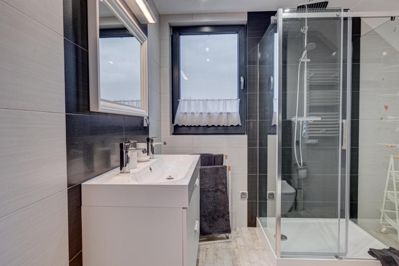 Dom Wakacyjny Baltic Home & Dom Baltic Home Garden Inn Zastan ภายนอก รูปภาพ