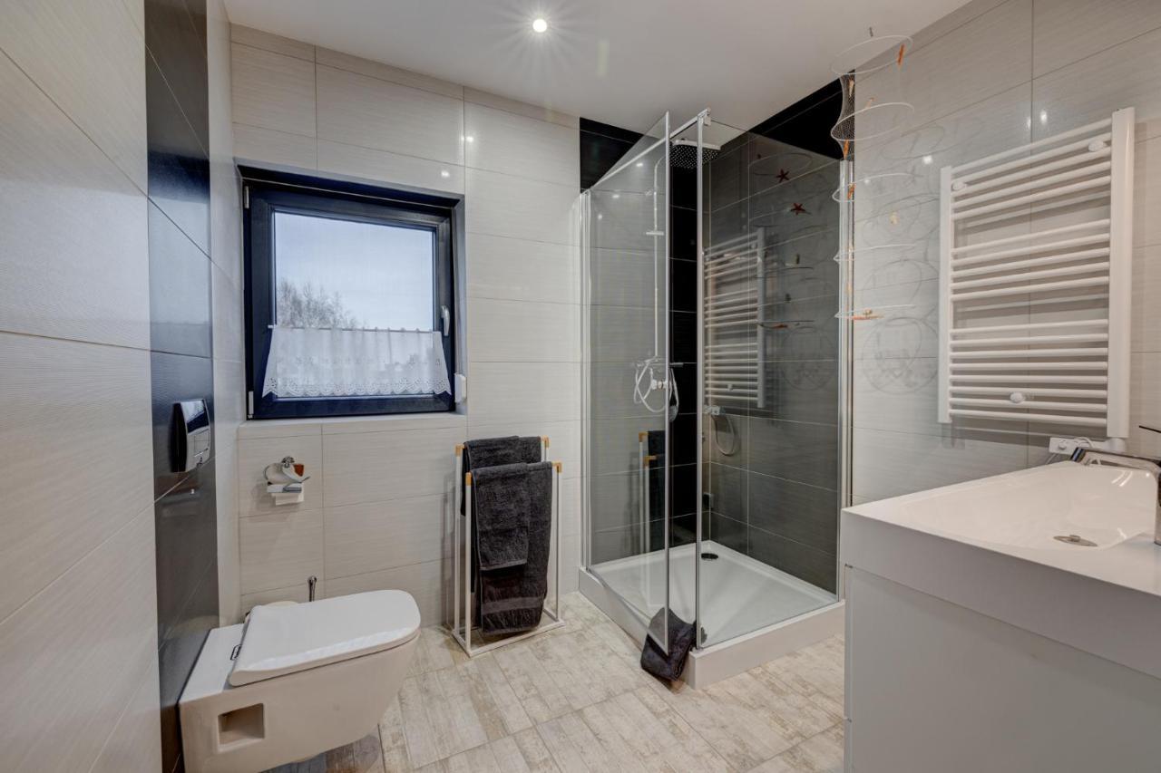 Dom Wakacyjny Baltic Home & Dom Baltic Home Garden Inn Zastan ภายนอก รูปภาพ