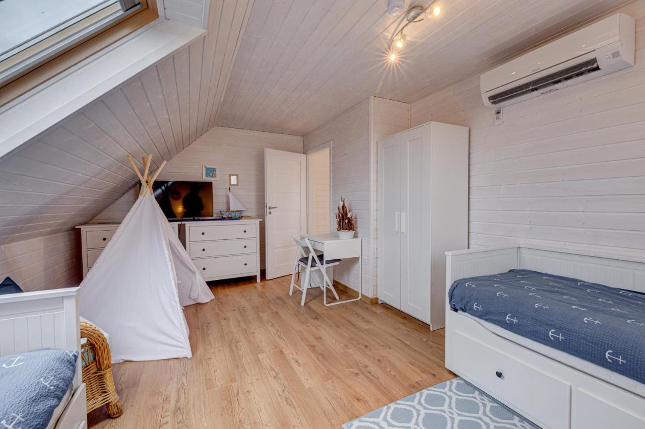 Dom Wakacyjny Baltic Home & Dom Baltic Home Garden Inn Zastan ภายนอก รูปภาพ