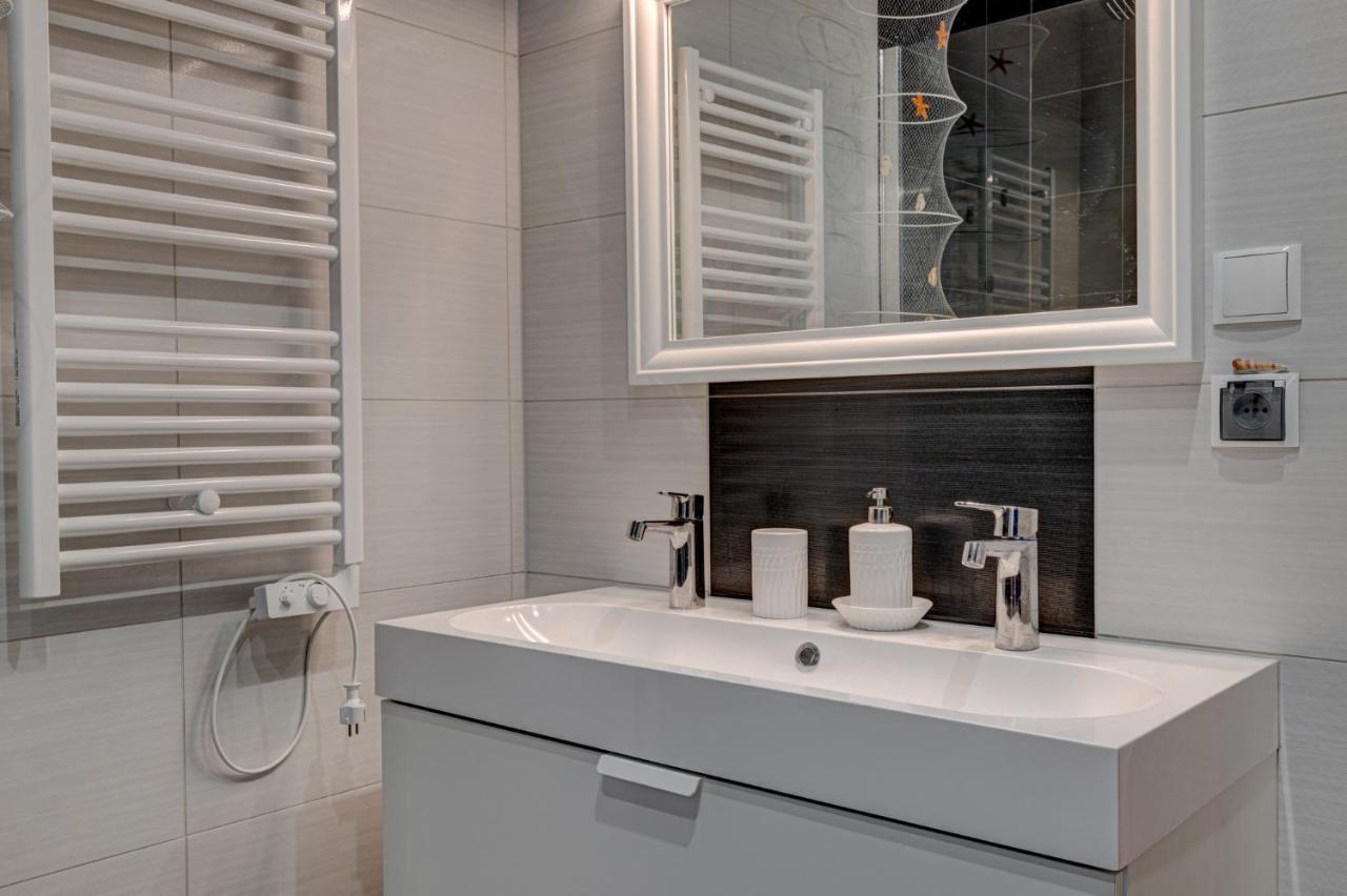 Dom Wakacyjny Baltic Home & Dom Baltic Home Garden Inn Zastan ภายนอก รูปภาพ