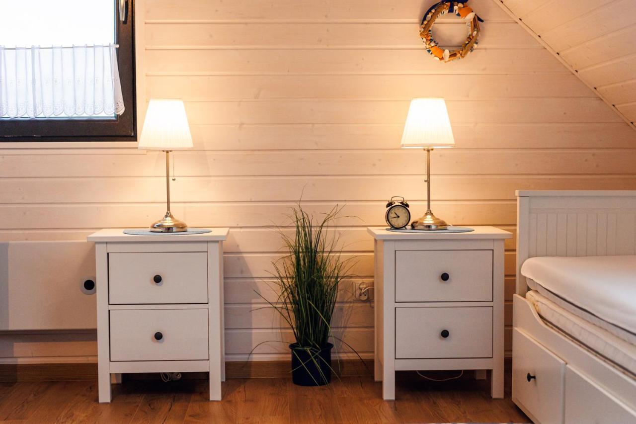 Dom Wakacyjny Baltic Home & Dom Baltic Home Garden Inn Zastan ภายนอก รูปภาพ